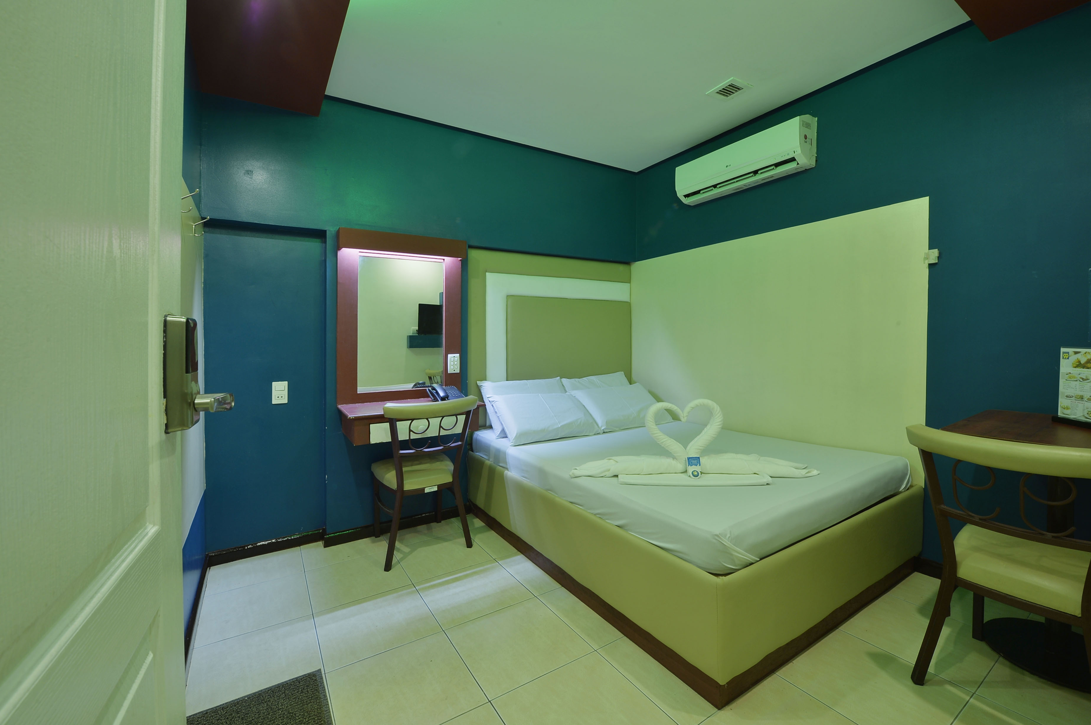 Deluxe Room (Room only) Cubao hotel 99 Philippines
