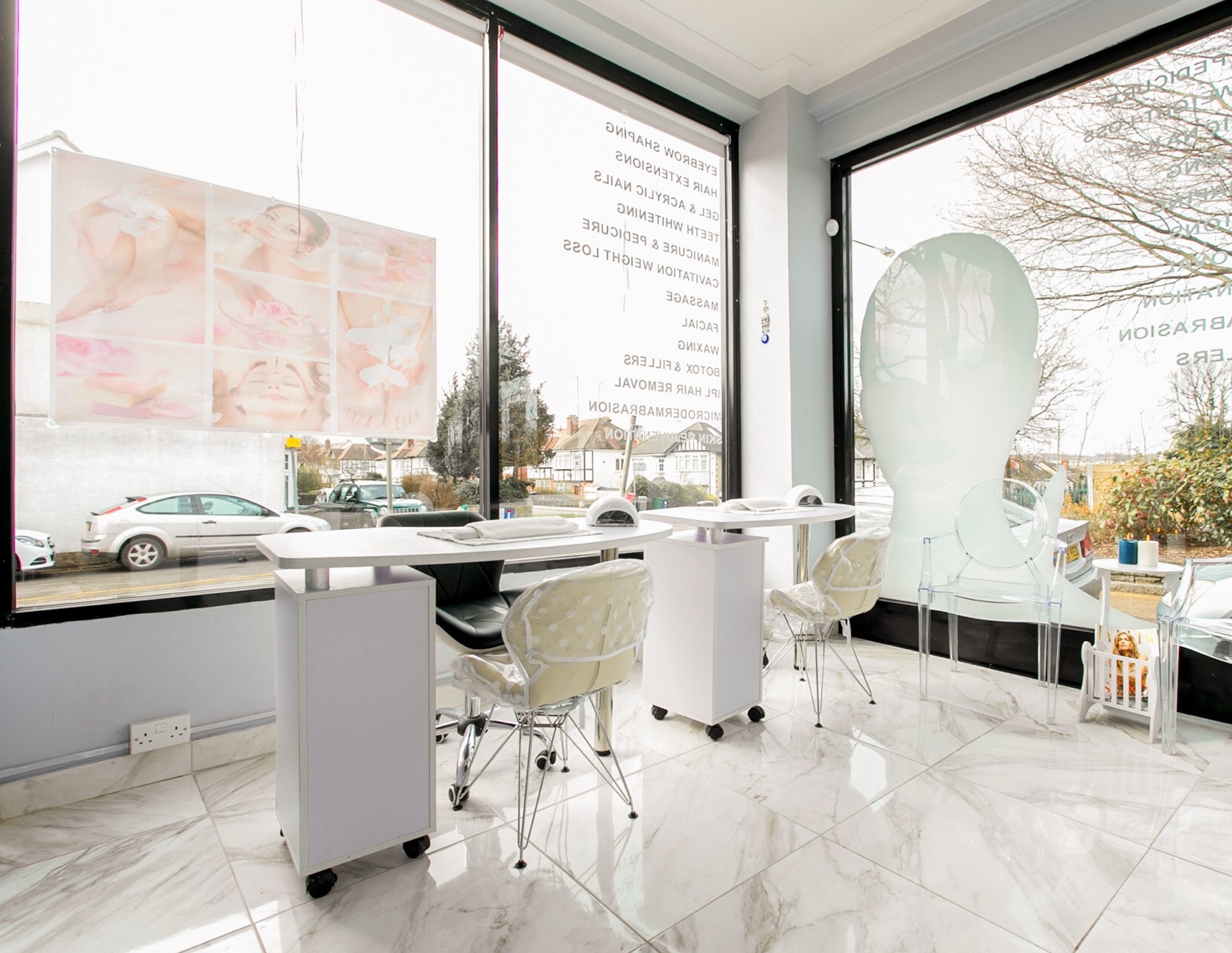 6 Nail Stations to rent in London HotPatch