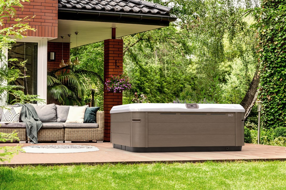 Oasis Hot Tub & Sauna Bullfrog Model X7L