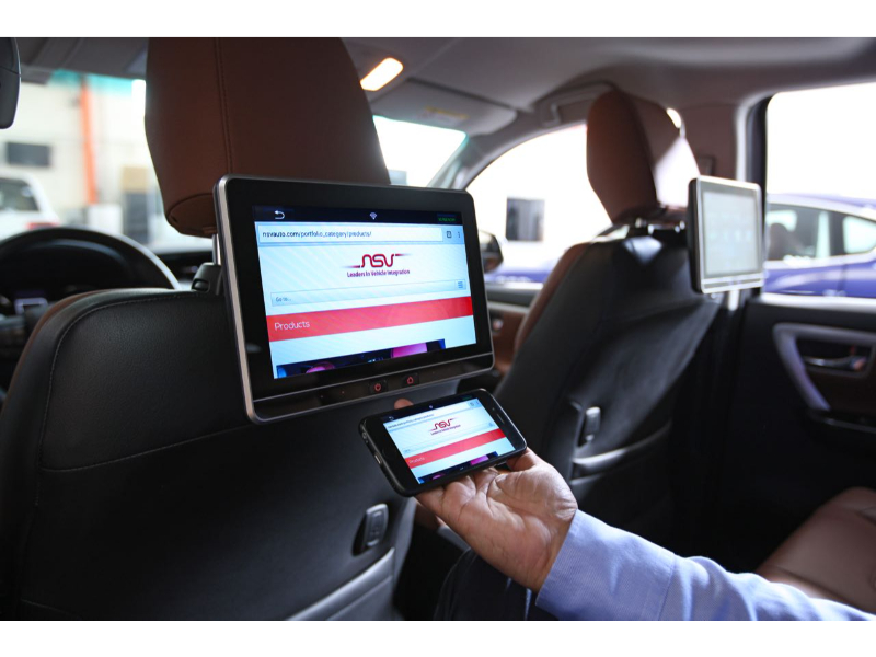 Rear Seat Entertainment 10.1" HD / Wifi / Mirror Link HotTracks