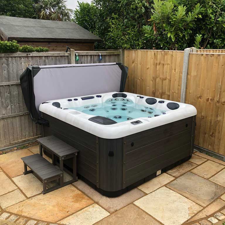 UK Hot Tubs WhatSpa?