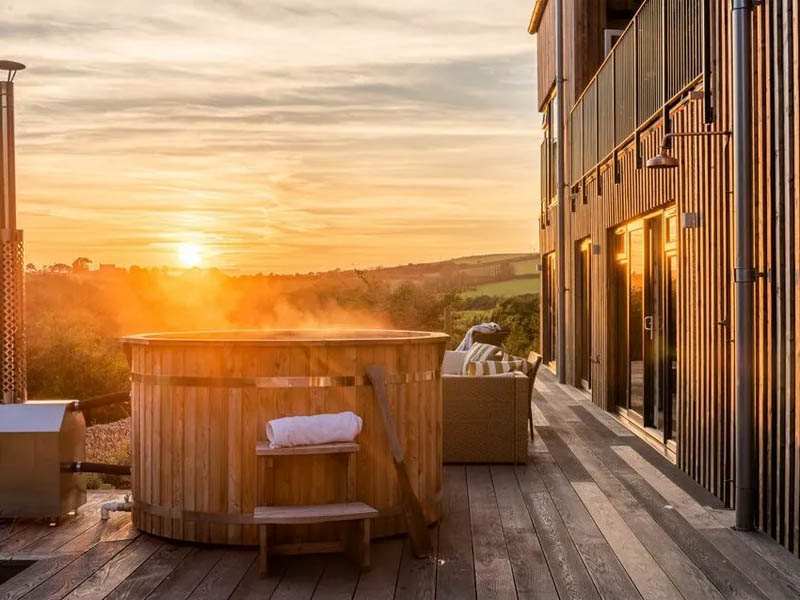 Plymouth Holiday Cottages & Lodges With Hot Tubs