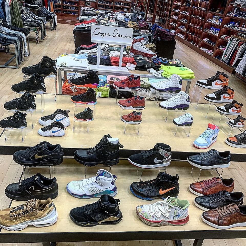 Milano Footwear & Apparel Hoursmap