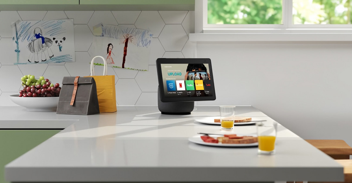 Amazon zeigt neuen Echo Show 10, eine fliegende Überwachungskamera, neue Fire TVSticks und mehr