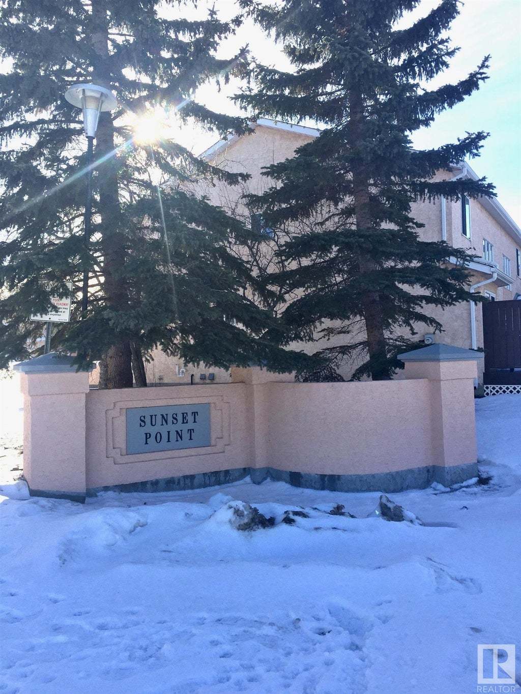 Sunset Point Townhomes For Sale in West Edmonton Lymburn