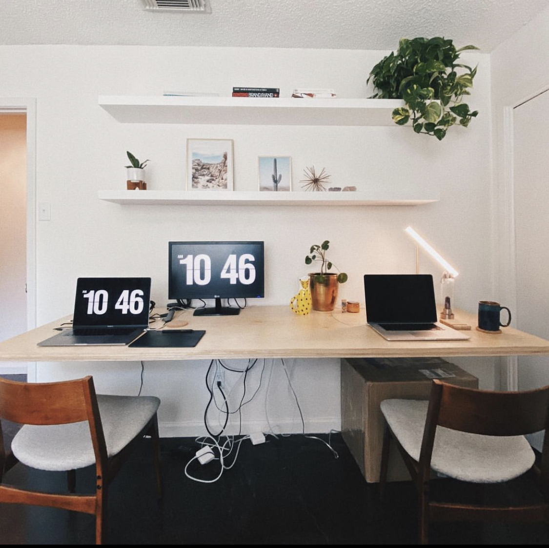 33+ Wonderful Floating Desk Ideas for Your Home Office in 2024