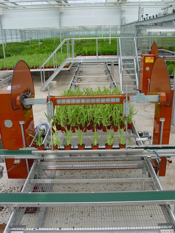 Fully automatic greenhouse logistical system