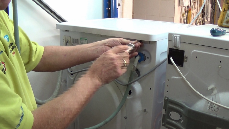 Beko washing machine not filling with water Error code E08