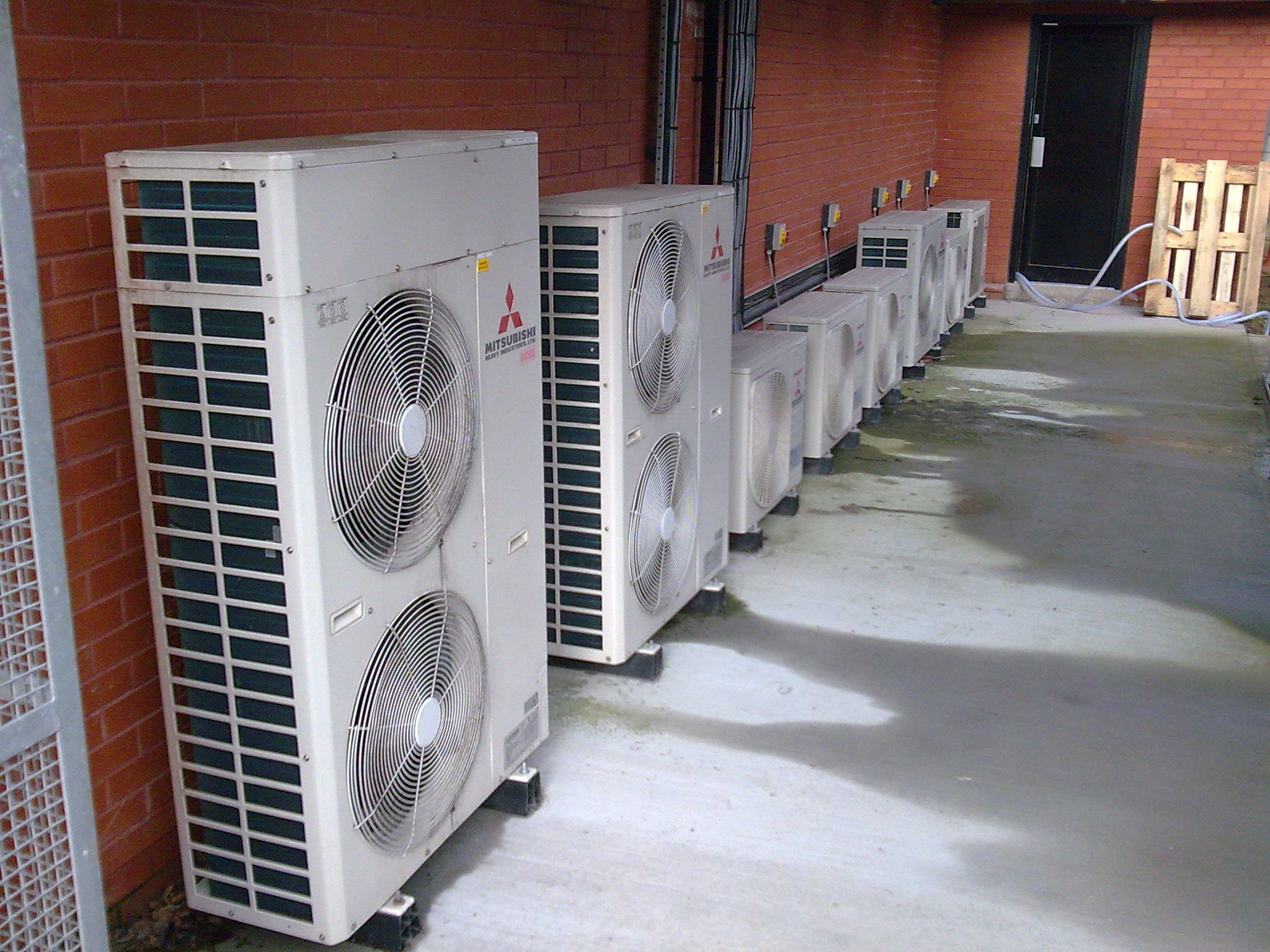 Air conditioning in Leeds Wakefield York Huddersfield Bradford Hull and