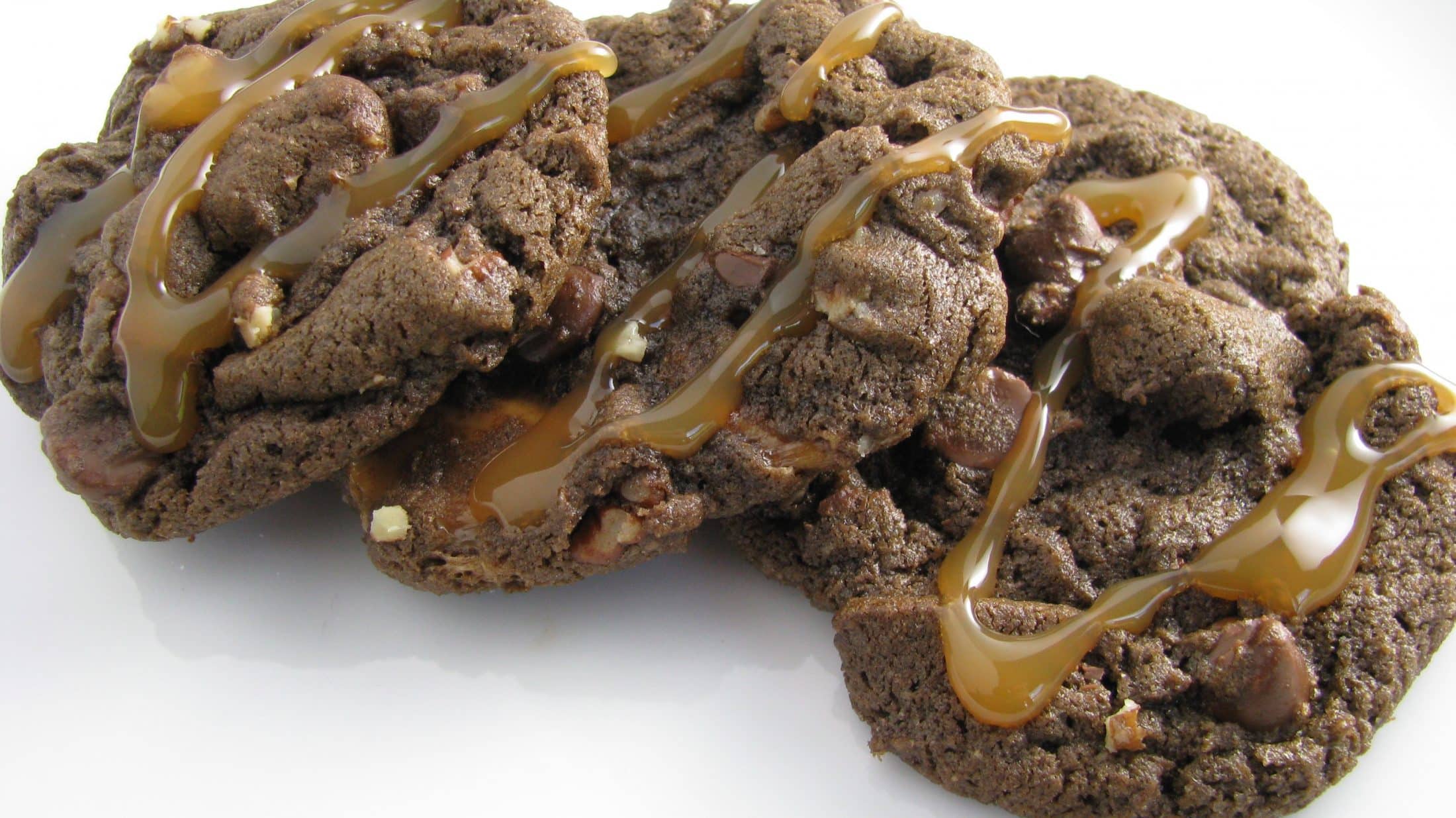 Salty Chocolate and Caramel Turtle Cookies