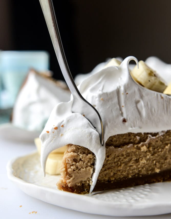 Peanut Butter Cheesecake with Marshmallow Frosting and Bananas