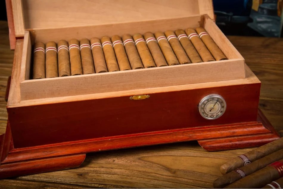 How to Clean a Humidor (6 Step Guide) How To Clean It