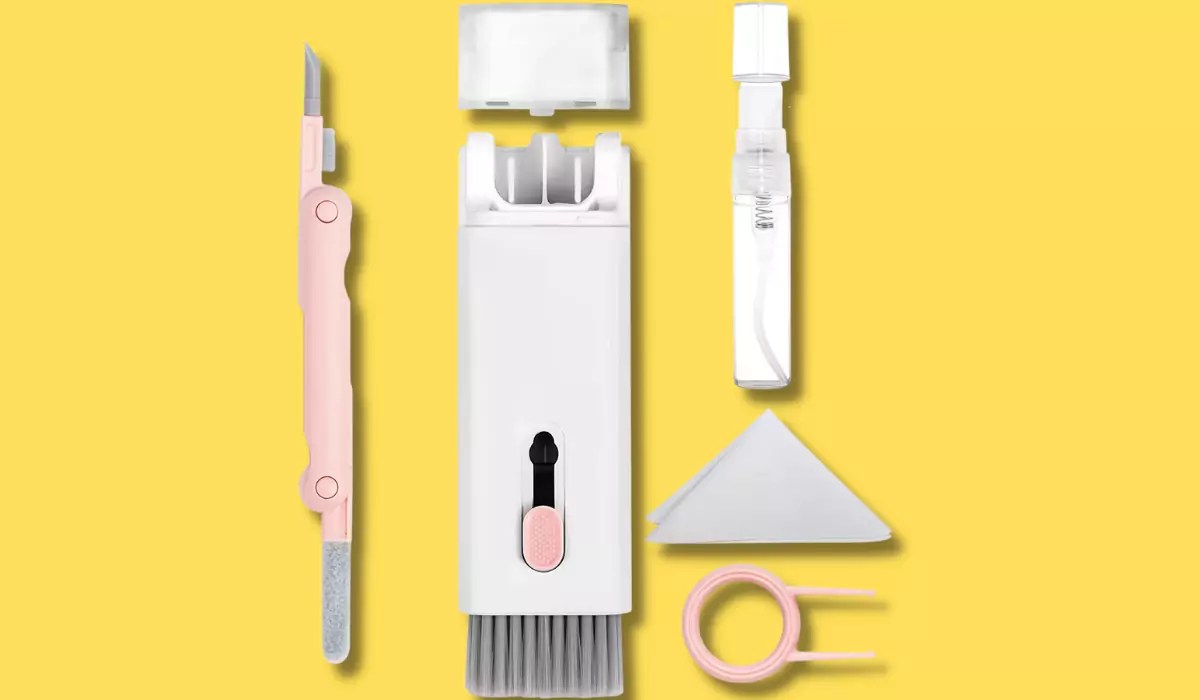 How To Clean Apple Keyboard in 2022 (MacBook, Magic Keyboard)