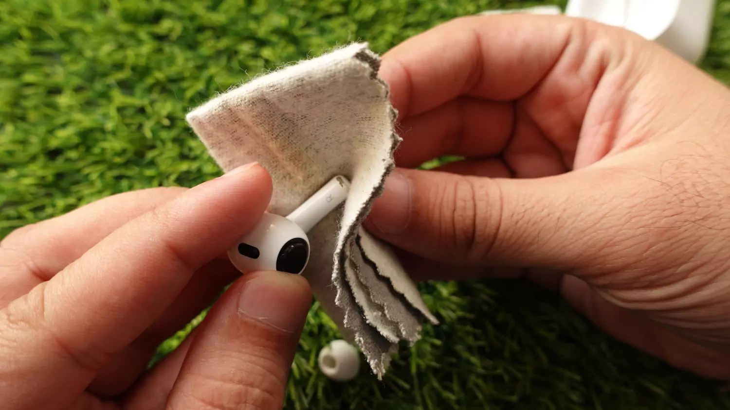 Dropped your AirPods in water? 8 Ways to fix water damage