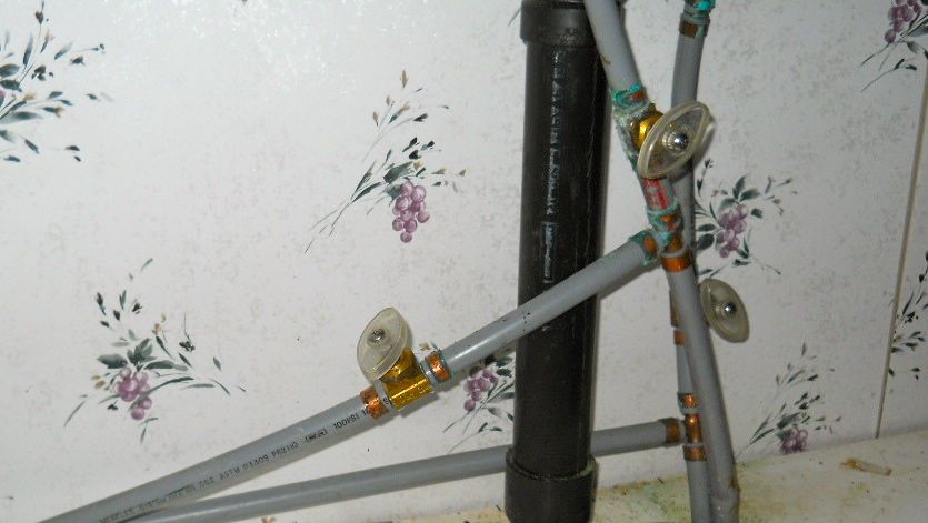 What Does Polybutylene Pipe Look Like? Why Is It A Problem?