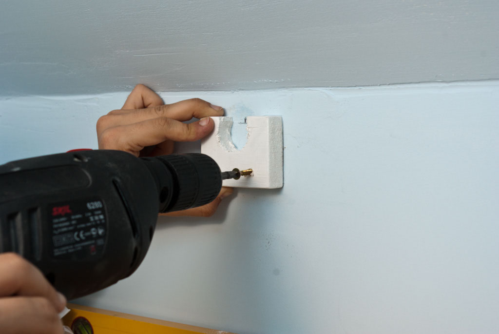 Each will require different fasteners. How To Install A Closet Rod Howtospecialist How To Build Step By Step Diy Plans