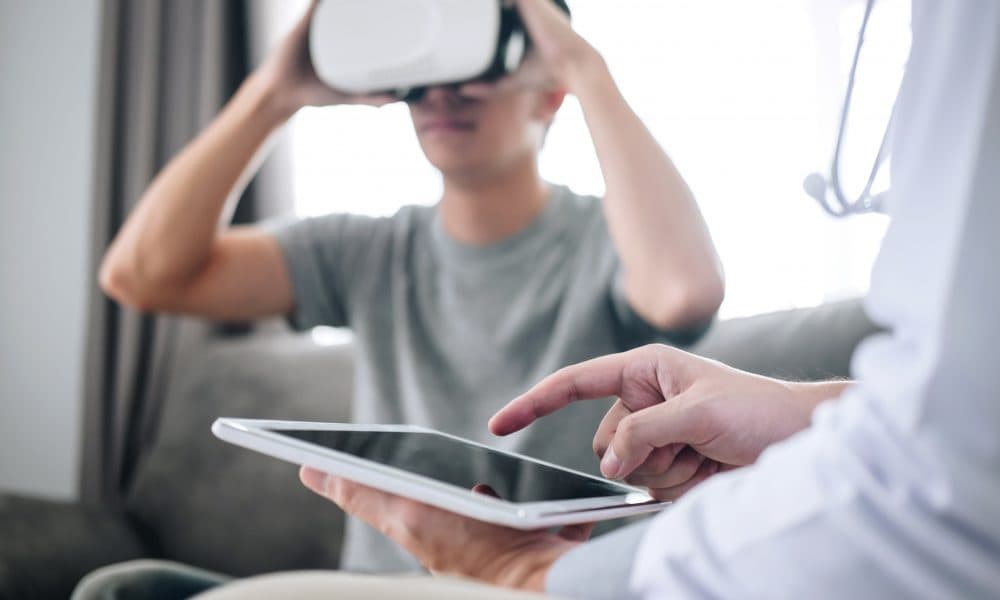 VR reduces anxiety and need for sedatives during surgery