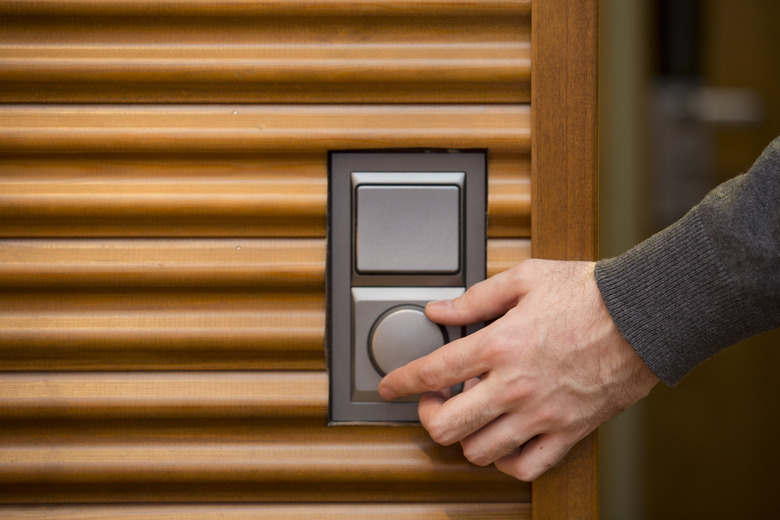 How to Troubleshoot a Dimmer Switch Hunker