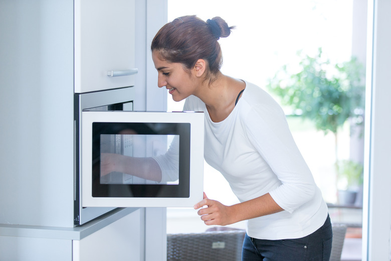 How to Remove a GE Microwave Door Hunker