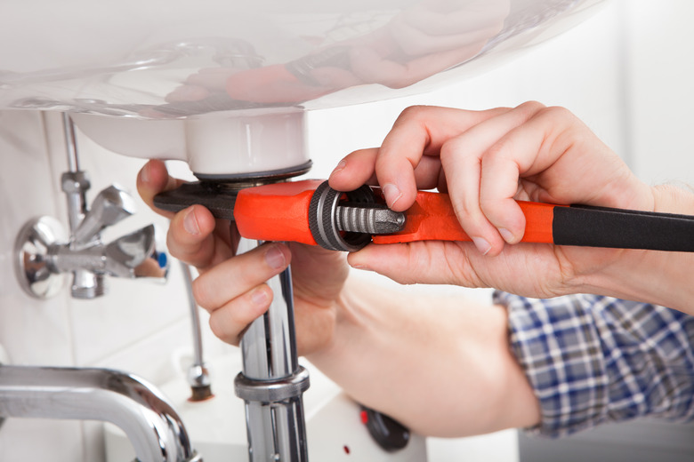 How to Fix Stuck Bathtub Faucet Diverters Hunker