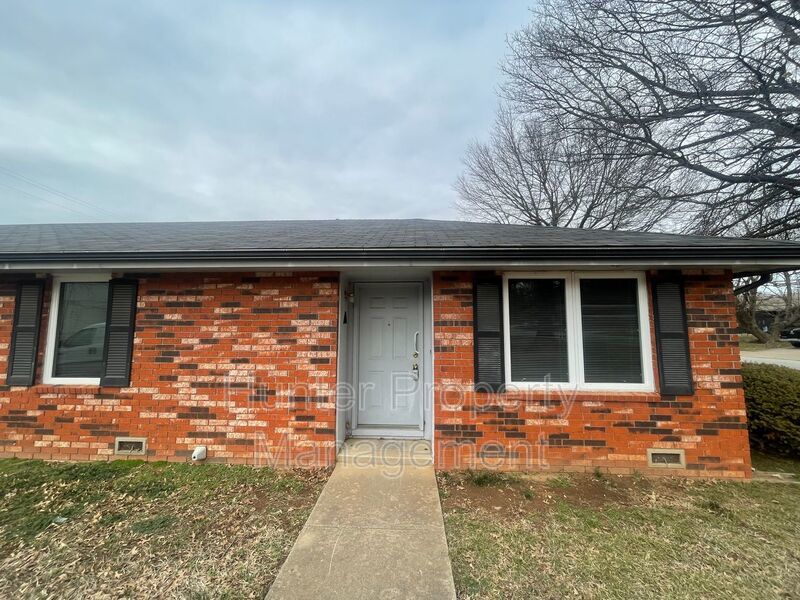 1033 S Lexington Ave Unit A Springfield, MO 65802 Hunter Property
