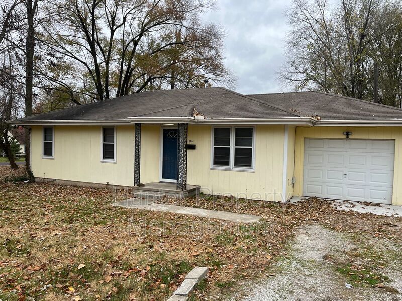 2901 W Walnut St Springfield, MO 65802 Hunter Property Management
