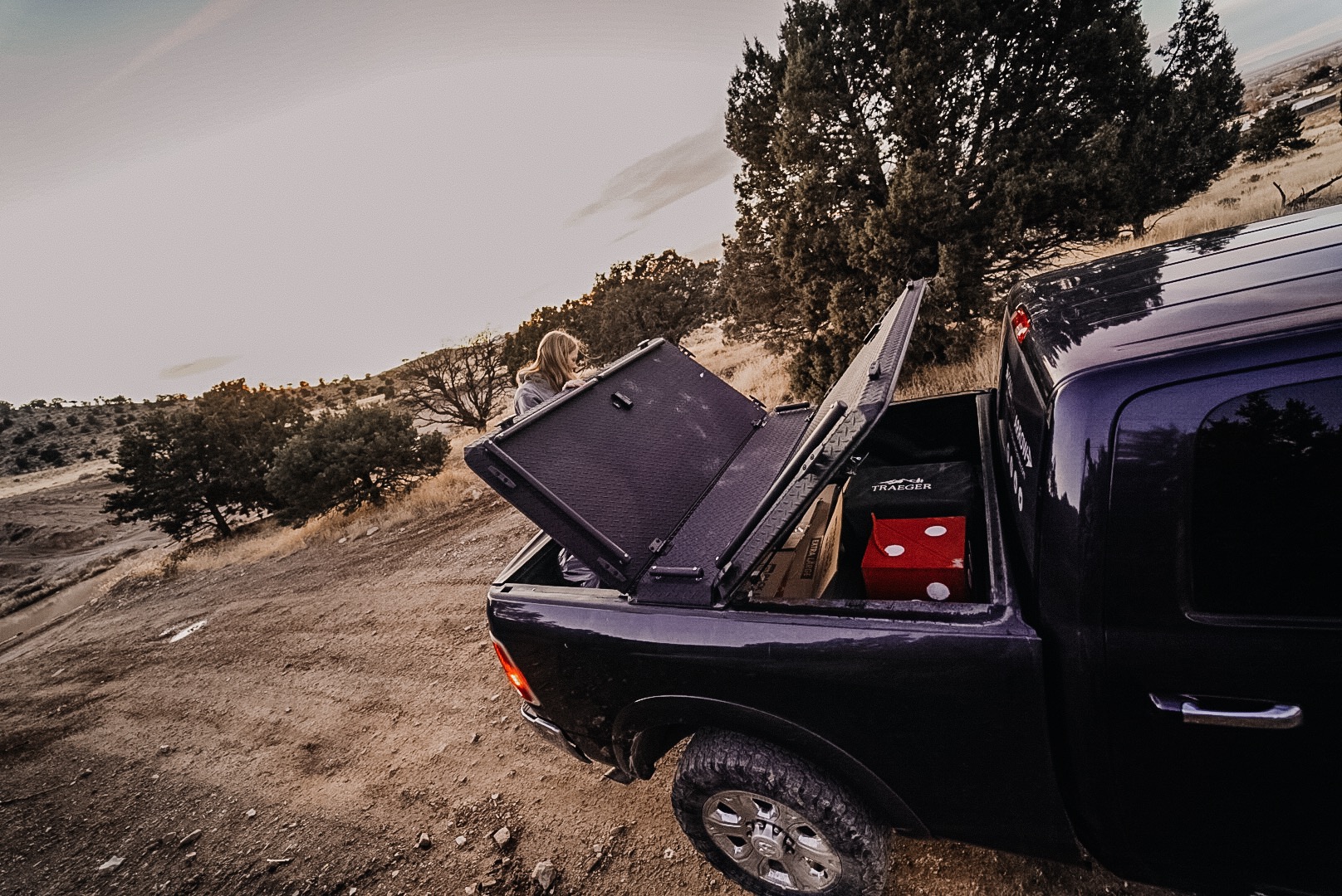 Diamondback HD Truck Bed Cover Huntin' Fool