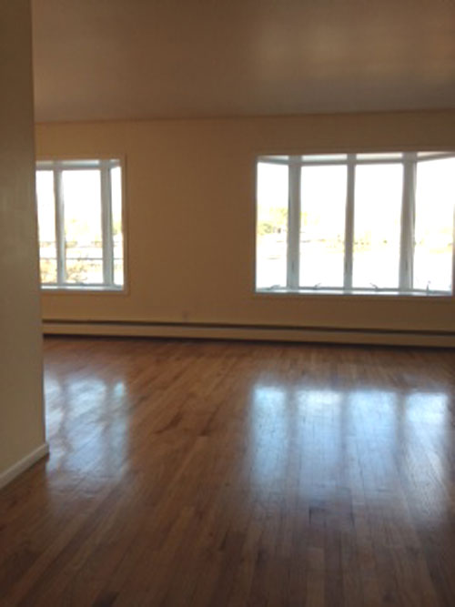 Interior Views of Centerport Waterview Hi Ranch with Legal Accessory