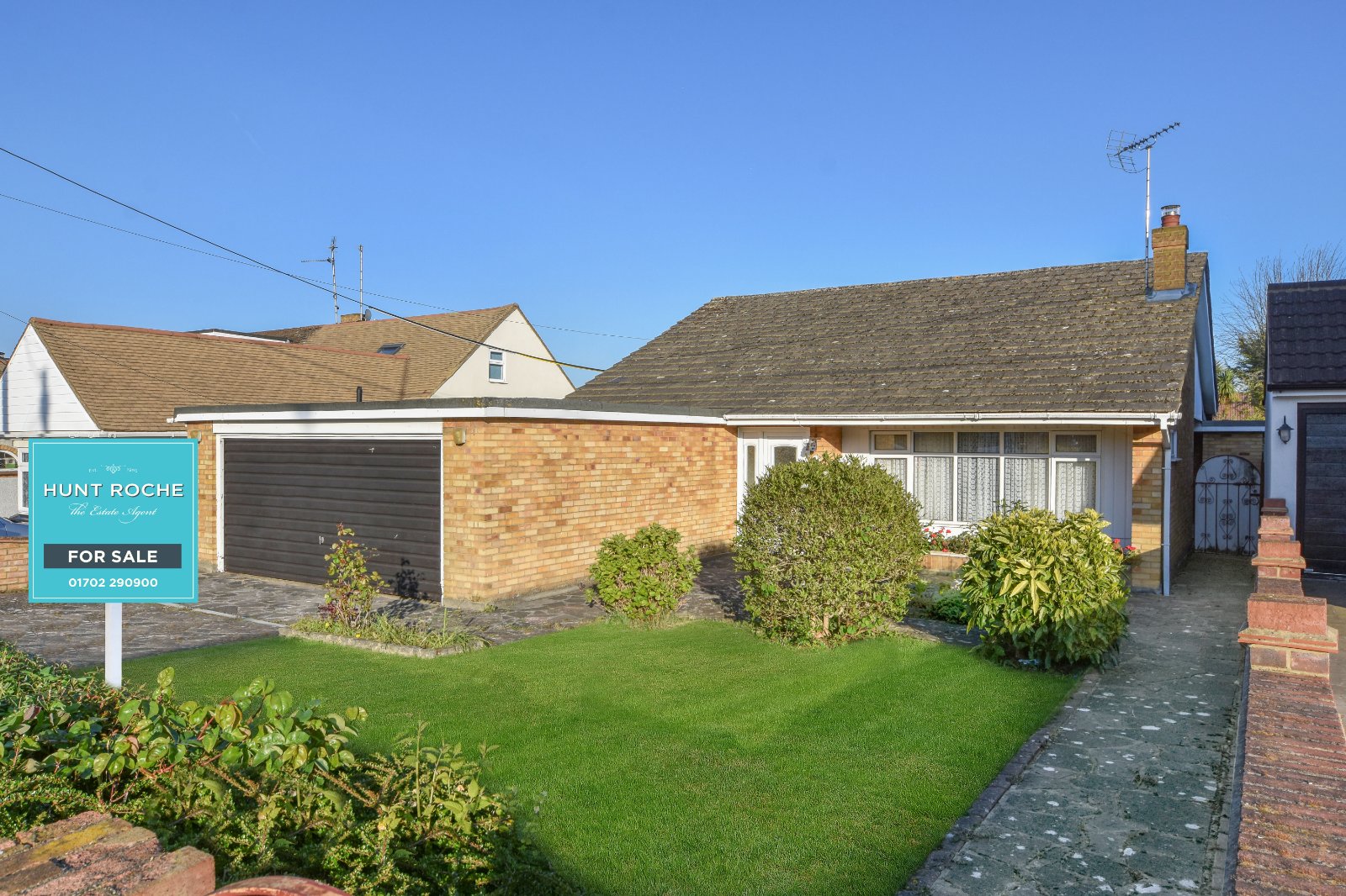 Albany Road, Rayleigh, Essex, SS6 8TE Hunt Roche