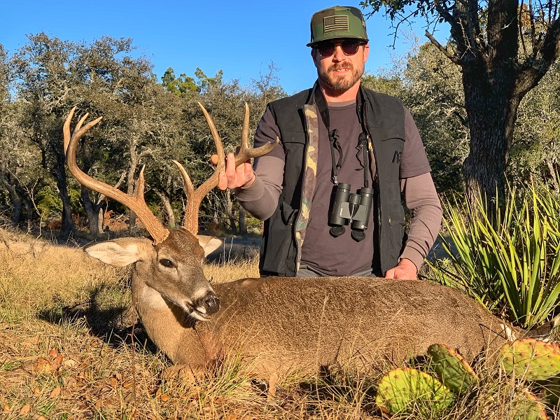 Trophy Whitetail Buck Deer Hunting