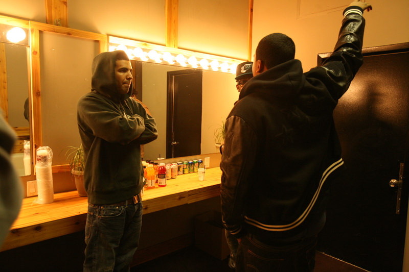 Drake joins J Cole on Stage in Toronto Lipstick Alley