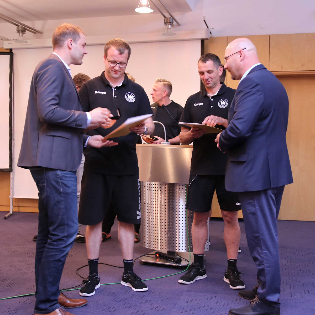 Ehrung der erfolgreichsten Schiedsrichter des HVSA Handball in