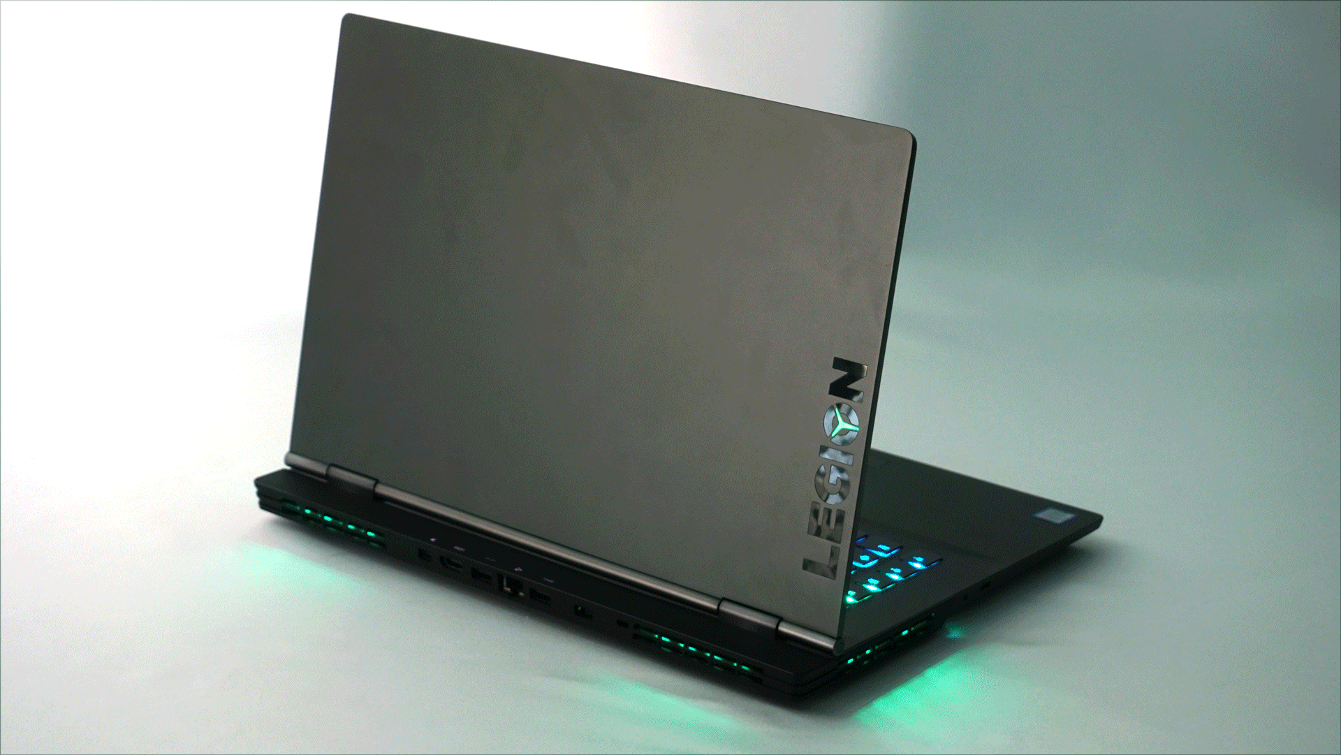 Lenovo Legion Y740 Extra výkon, plynulosť i výdrž Page