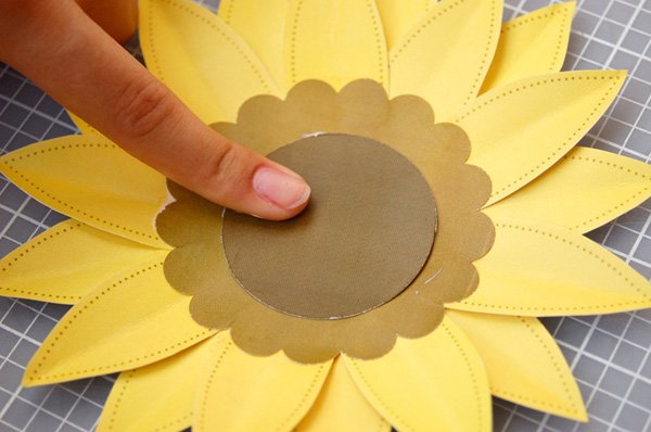 DIY Tutorial Beautiful Paper Sunflowers // Hostess with the Mostess®