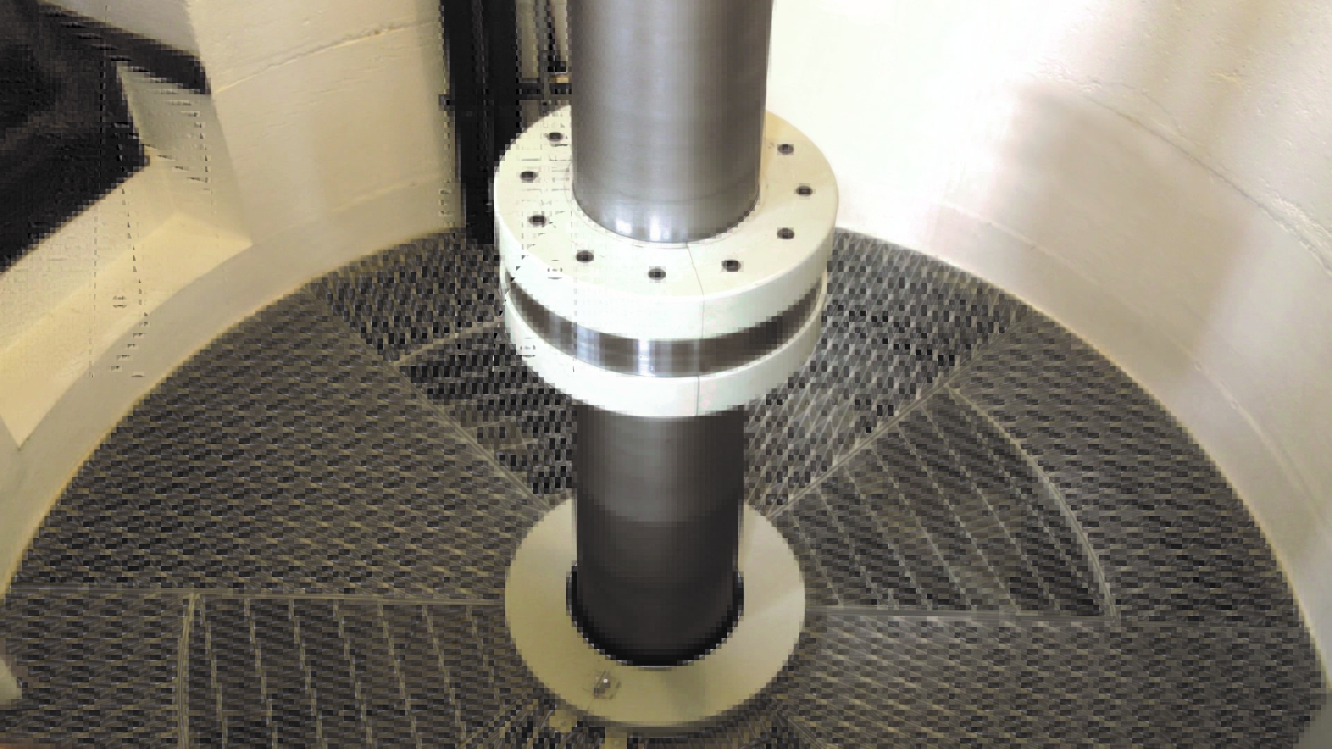 Reducing maintenance with water lubricated turbine guide bearings