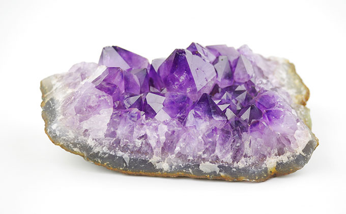 アメジスト（Amethyst）の色見本 色彩図鑑（日本の色と世界の色） カラーセラピーライフ