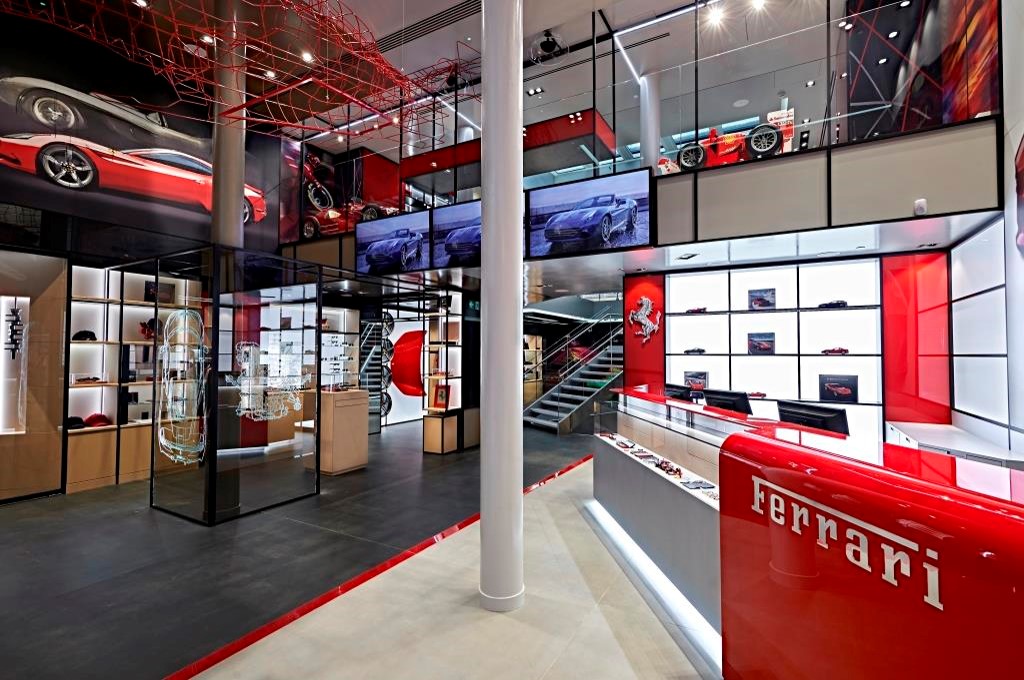 Ferrari Store offers the “Family and Friends Promotion” to IACC Members