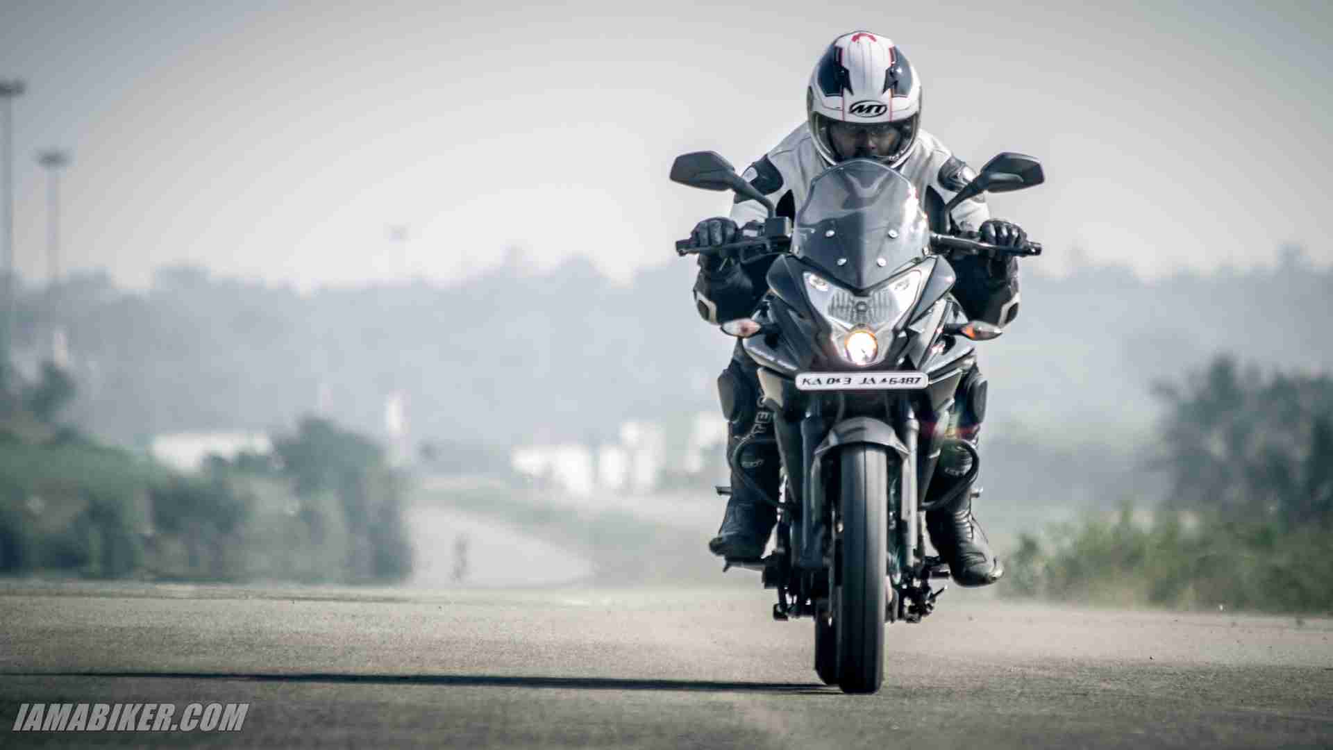 pulsar as 200 specification