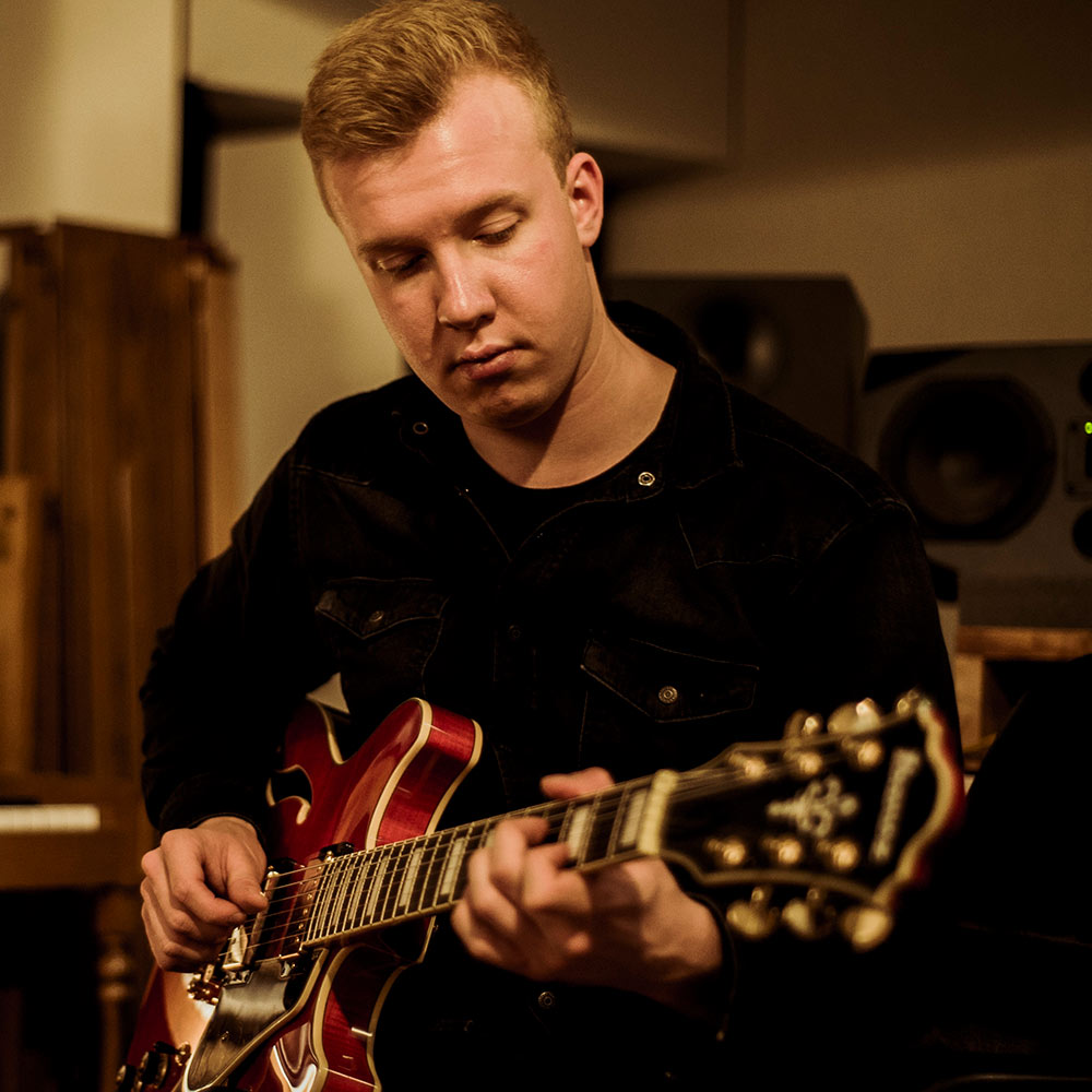 Simon Kramer ARTISTS Ibanez guitars アイバニーズ