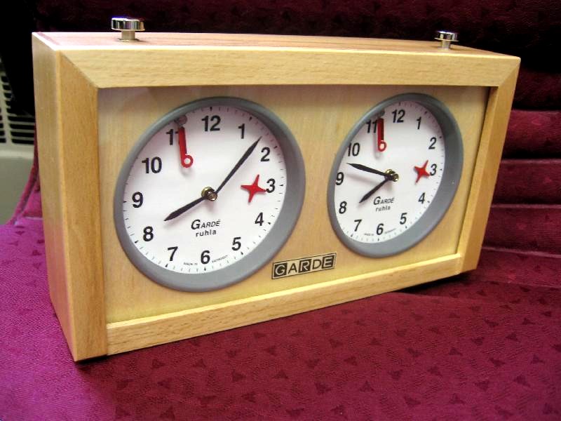 Chess Clocks Buy clock digital or mechanical analog Garde chess board