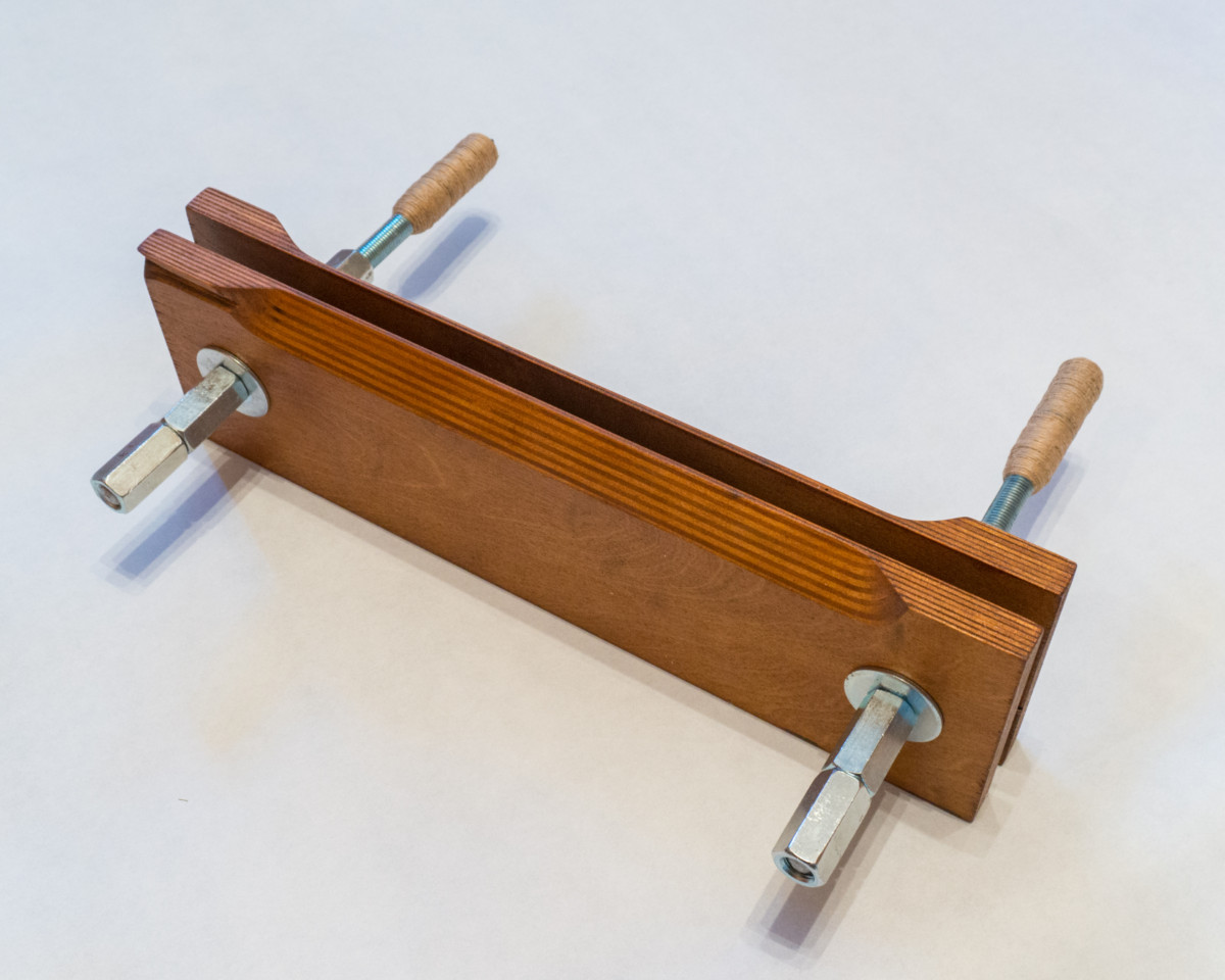 Updated Version of the Small Press for Bookbinding iBookBinding