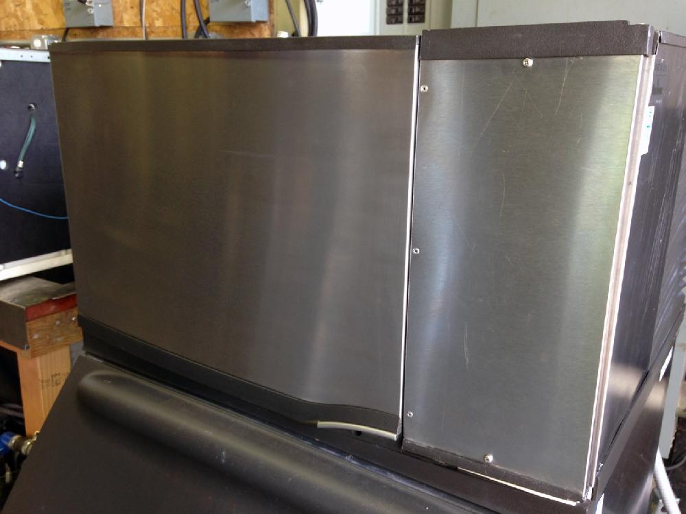 Manitowoc SY0304A Air cooled 340 lbs/day ice machine