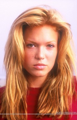 Mandy Moore Poster G17254 - IcePoster.com