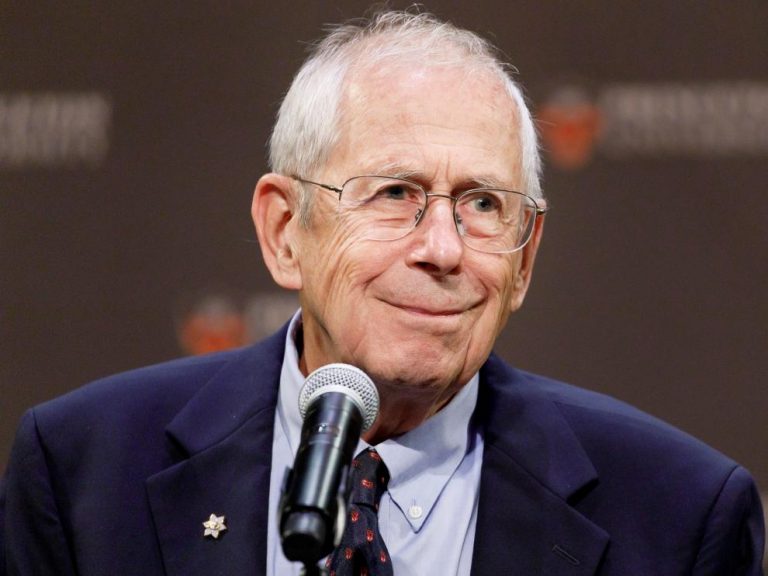 Canadian Born Scientist James Peebles Wins Nobel Prize In Physics For