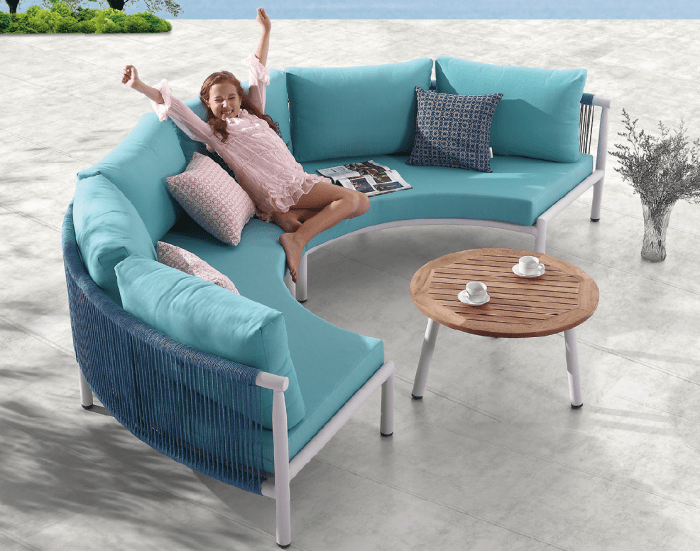 VENICE CURVED SOFA SET FOR 4 WITH COFFEE TABLE Icon Outdoor Contract