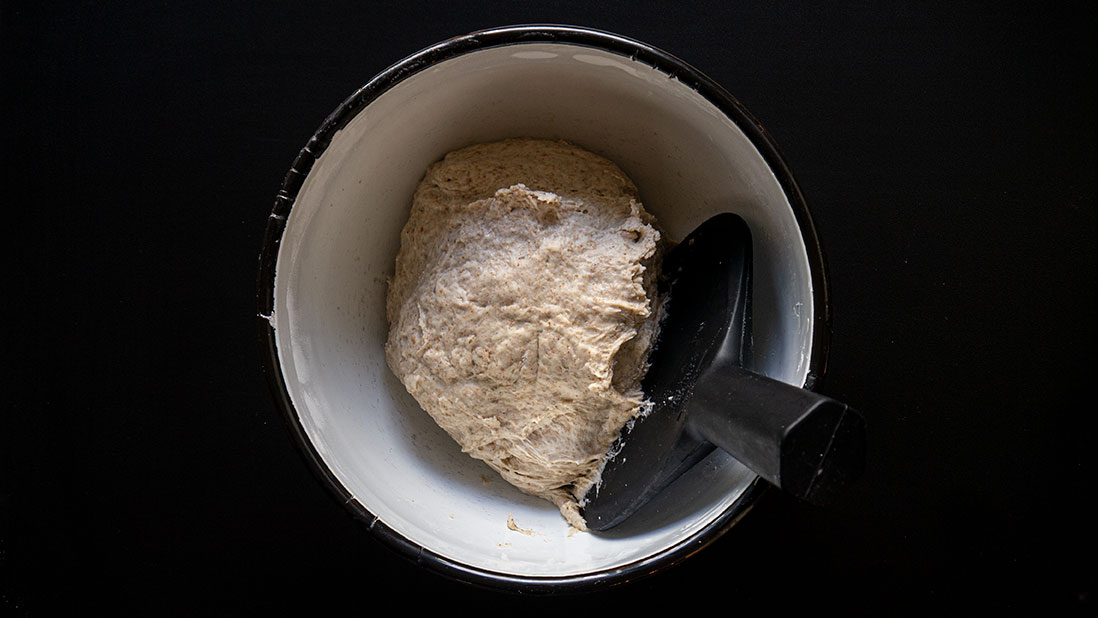 spicy & thickcrust spanishstyle pizza with chorizo & roasted red peppertomato sauce, icookstuff