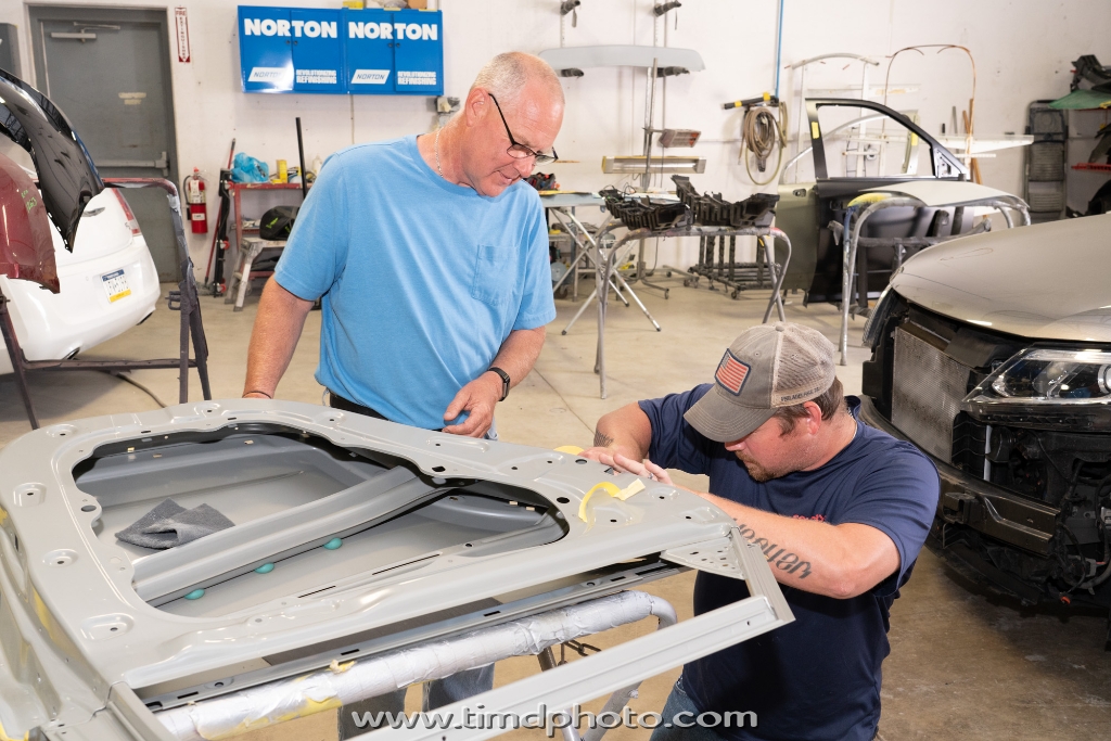 EMPLOYMENT OPPORTUNITIES Weaver's Auto Body & Repair