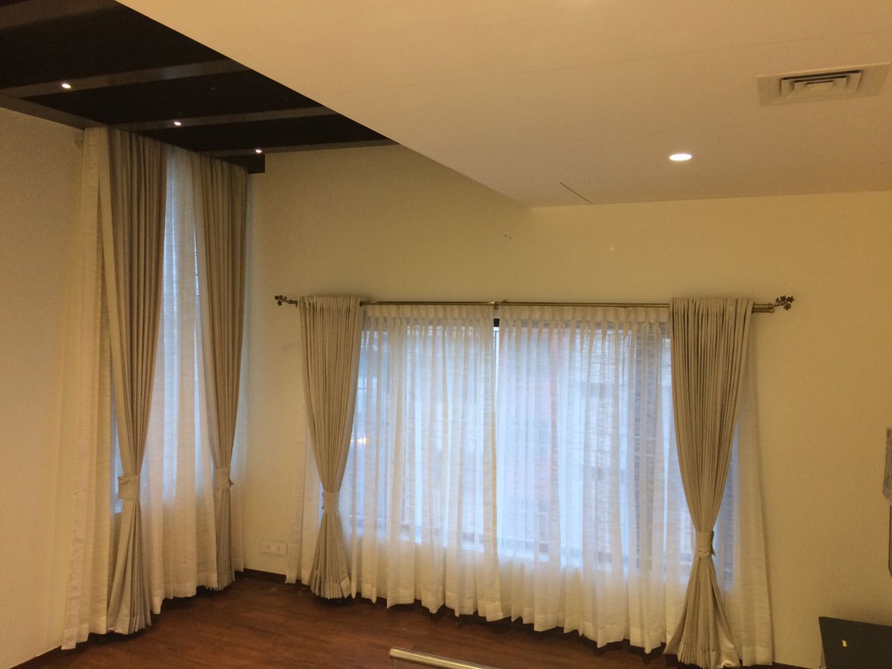 Ideal Drapes N Decor Gallery
