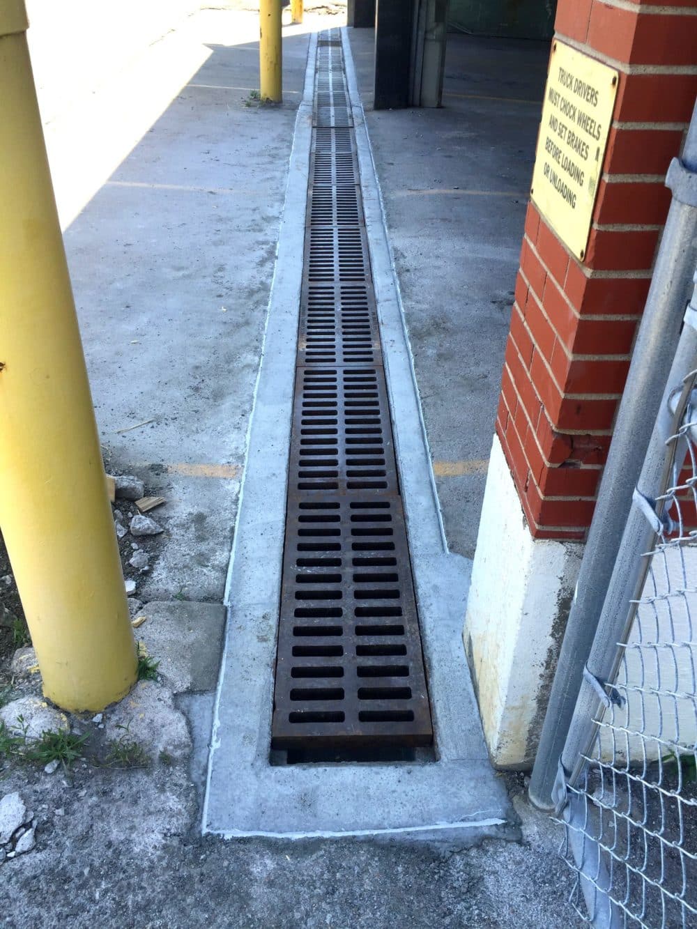 Concrete Drain Repair Water Drainage Concrete Retaining Wall Siding