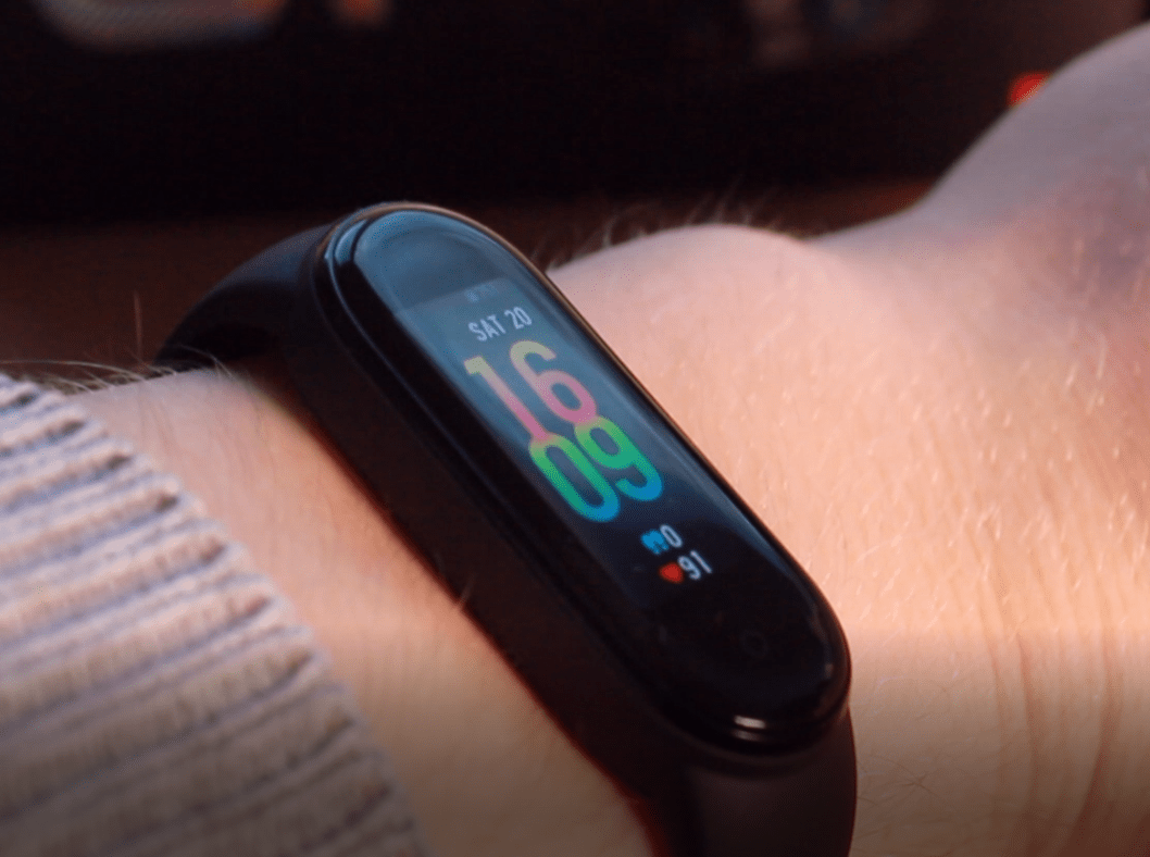 MiBand 5 Test Der beste FitnessTracker unter 50 Euro?!